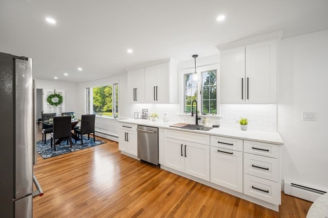 11 Lawndale Rd, Tyngsborough, MA 01879
