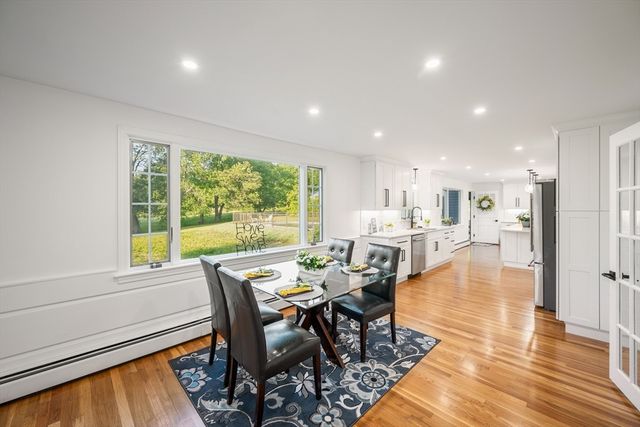 11 Lawndale Rd, Tyngsborough, MA 01879