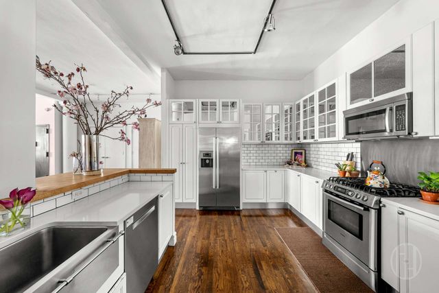 116 W 14th St Apt 8N, New York City, NY 10011