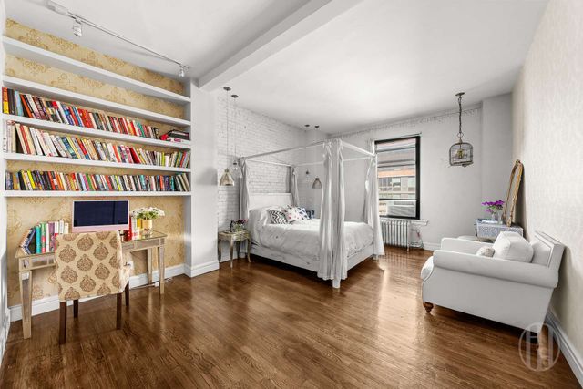 116 W 14th St Apt 8N, New York City, NY 10011