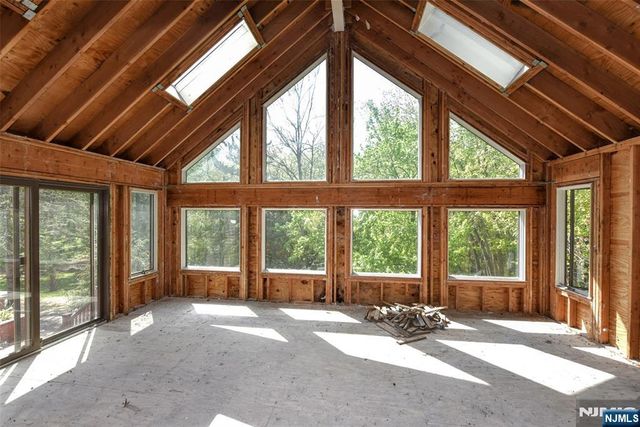 962 Arapaho Trail, Franklin Lakes, NJ 07417