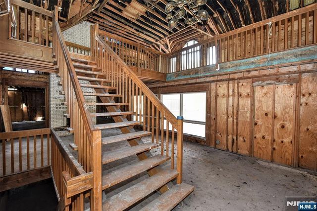 962 Arapaho Trail, Franklin Lakes, NJ 07417