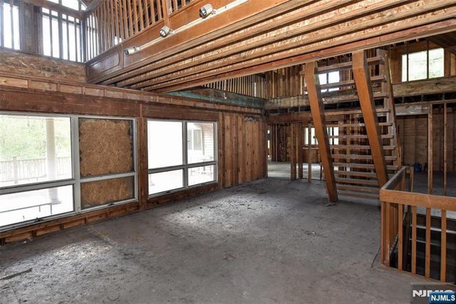 962 Arapaho Trail, Franklin Lakes, NJ 07417