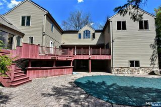 962 Arapaho Trail, Franklin Lakes, NJ 07417