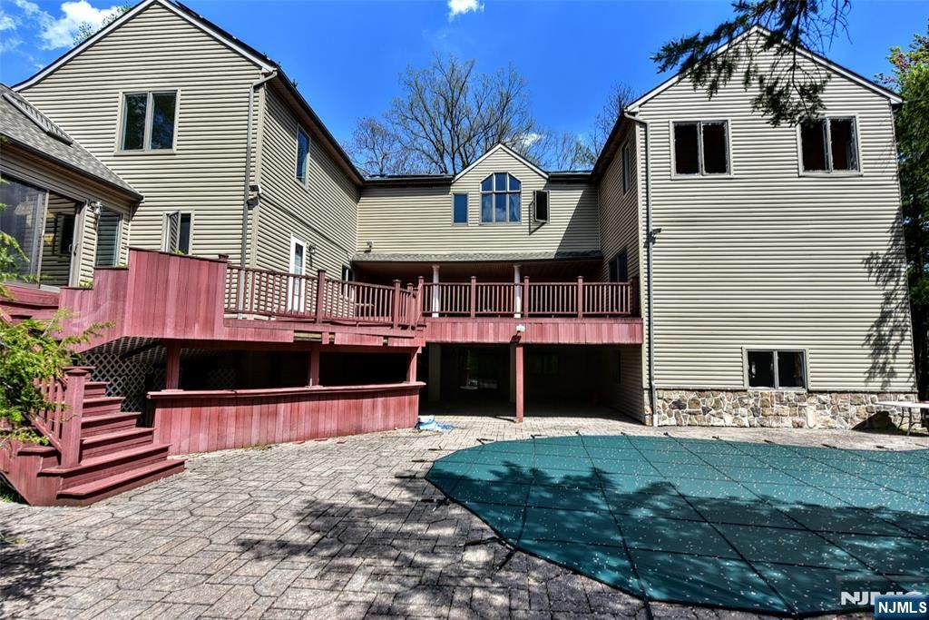 962 Arapaho Trail, Franklin Lakes, NJ 07417