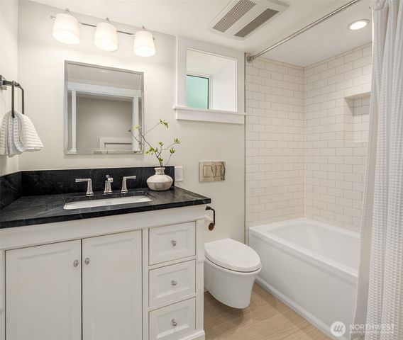 6302 15th Avenue NE, Seattle, WA 98115