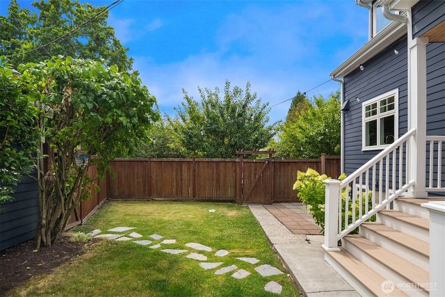 6302 15th Avenue NE, Seattle, WA 98115