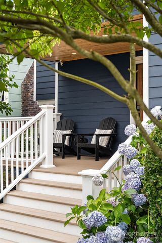 6302 15th Avenue NE, Seattle, WA 98115