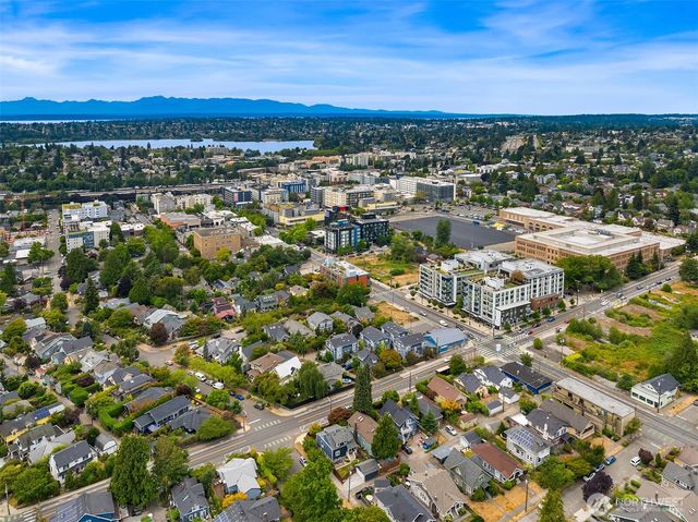 6302 15th Avenue NE, Seattle, WA 98115