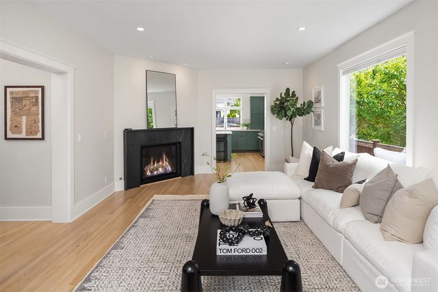 6302 15th Avenue NE, Seattle, WA 98115