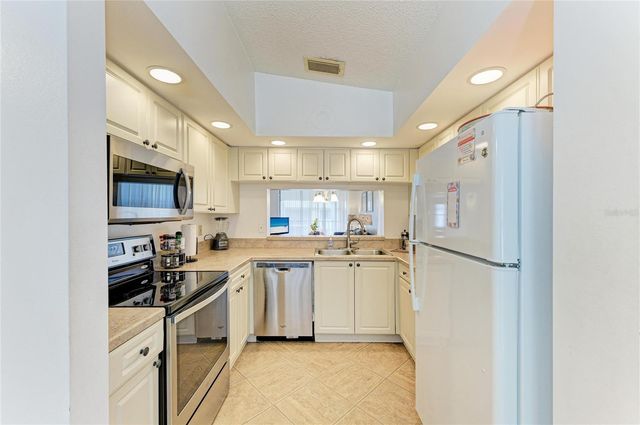 4320 47TH AVENUE W 204, Bradenton, FL 34210