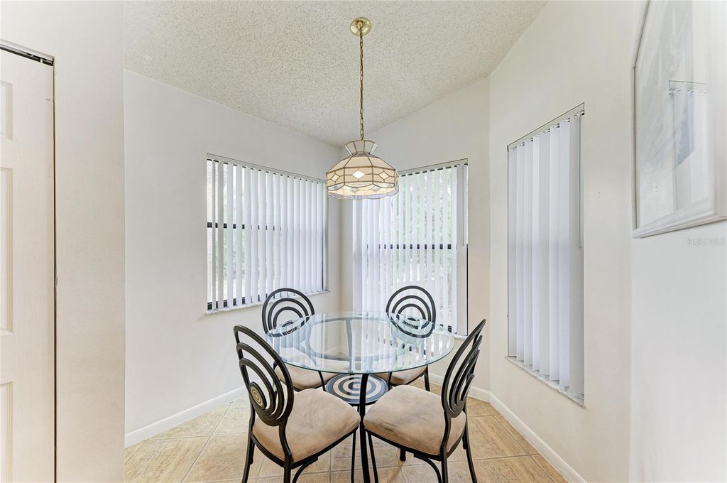 Image 12 of property listing at 4320 47TH AVENUE W 204, Bradenton, FL 34210