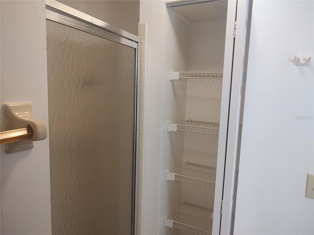 Image 35 of property listing at 4320 47TH AVENUE W 204, Bradenton, FL 34210