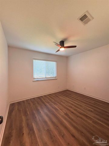 1012 Great Oaks Dr, Gulf Breeze, FL 32563