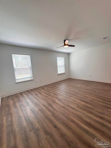 1012 Great Oaks Dr, Gulf Breeze, FL 32563