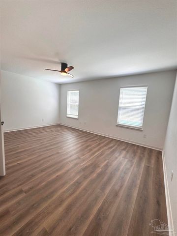 1012 Great Oaks Dr, Gulf Breeze, FL 32563