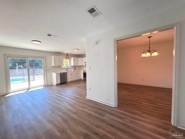 1012 Great Oaks Dr, Gulf Breeze, FL 32563