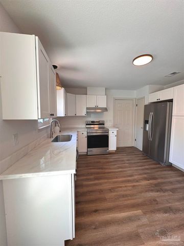 1012 Great Oaks Dr, Gulf Breeze, FL 32563