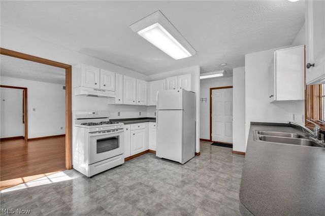 441 Pemberton Drive, Elyria, OH 44035
