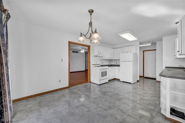441 Pemberton Drive, Elyria, OH 44035