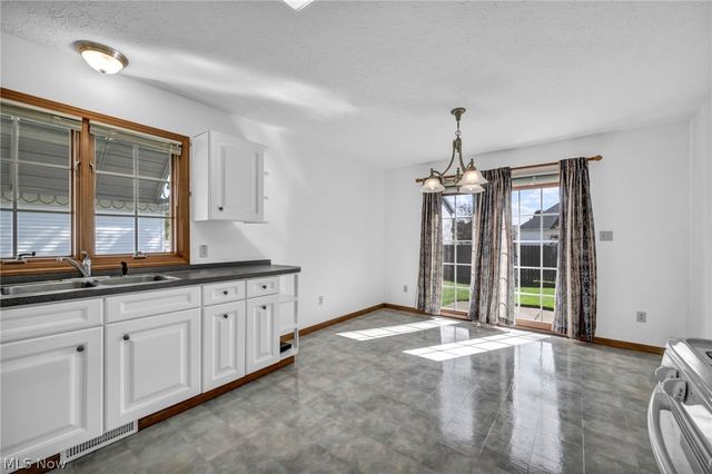 441 Pemberton Drive, Elyria, OH 44035