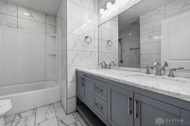 1349 Senna Street, Tipp City, OH 45371