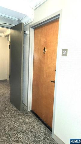 208 Anderson 7SG, Hackensack, NJ 07601