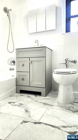 208 Anderson 7SG, Hackensack, NJ 07601