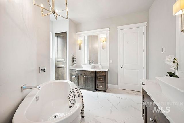 844 S Lake Pointe Way, Eagle, ID 83616