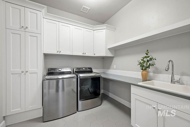 844 S Lake Pointe Way, Eagle, ID 83616