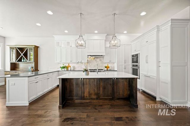 844 S Lake Pointe Way, Eagle, ID 83616