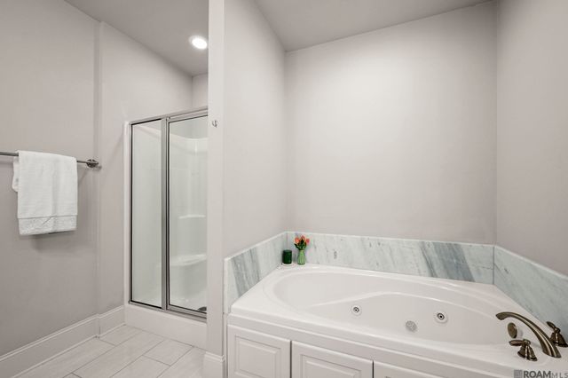 6526 Oak Garden Dr, Baton Rouge, LA 70817