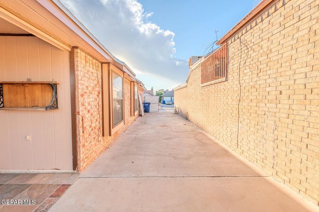 1994 DANA BREE Drive, El Paso, TX 79936