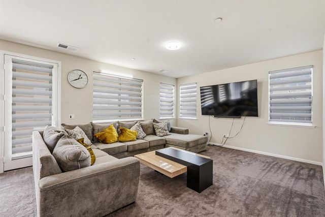 4369 Icon Ave, Modesto, CA 95356