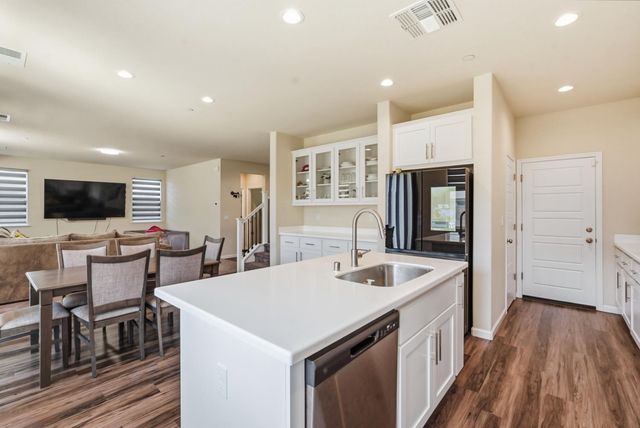 4369 Icon Ave, Modesto, CA 95356