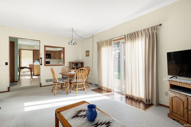 51732 Old Mill Road, South Bend, IN 46637