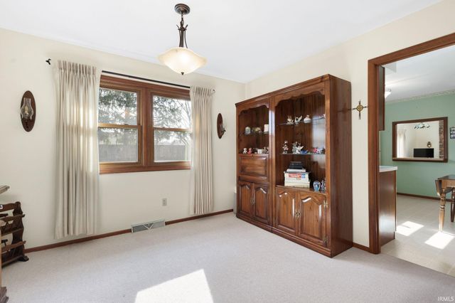 51732 Old Mill Road, South Bend, IN 46637