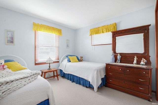 51732 Old Mill Road, South Bend, IN 46637