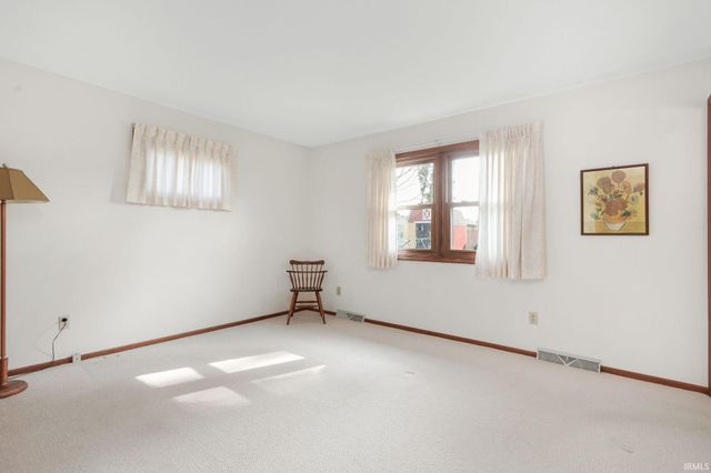 51732 Old Mill Road, South Bend, IN 46637