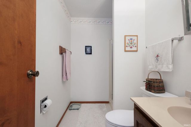 51732 Old Mill Road, South Bend, IN 46637