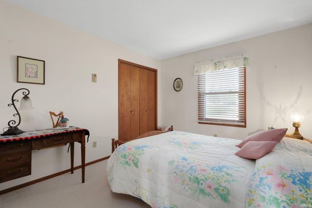 51732 Old Mill Road, South Bend, IN 46637