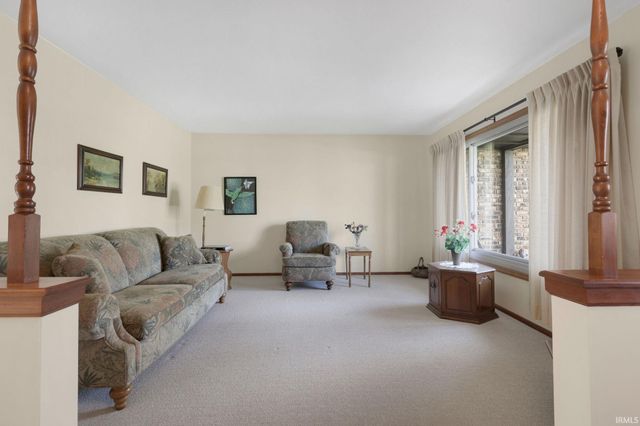 51732 Old Mill Road, South Bend, IN 46637