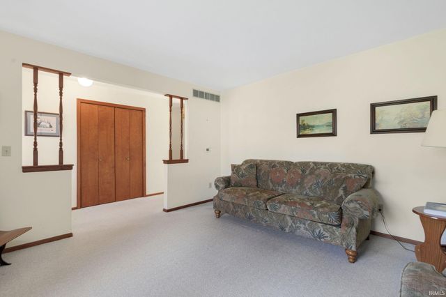 51732 Old Mill Road, South Bend, IN 46637