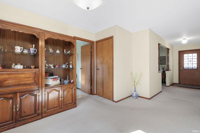 51732 Old Mill Road, South Bend, IN 46637