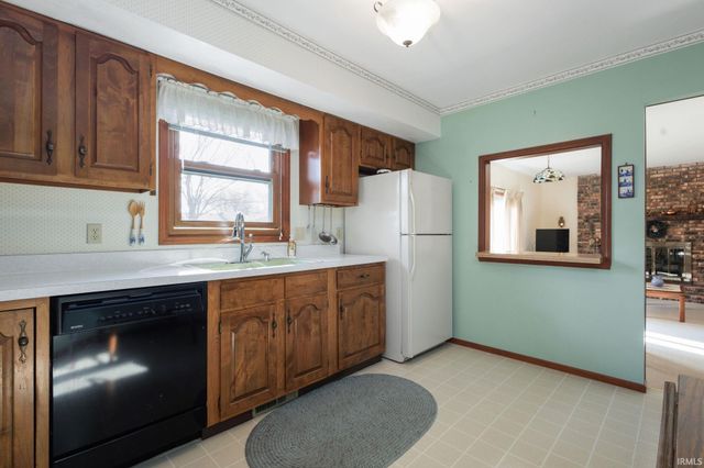 51732 Old Mill Road, South Bend, IN 46637