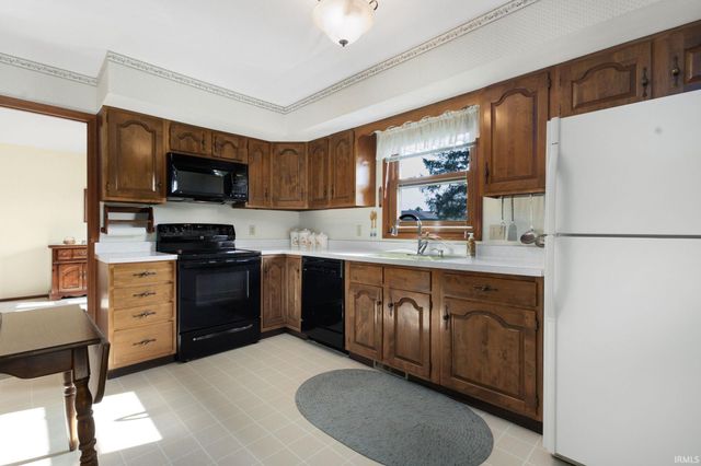 51732 Old Mill Road, South Bend, IN 46637