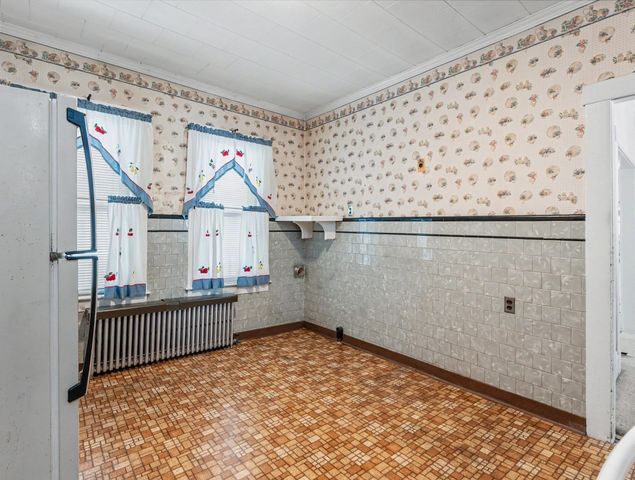 133 Crawford St, Lowell, MA 01854