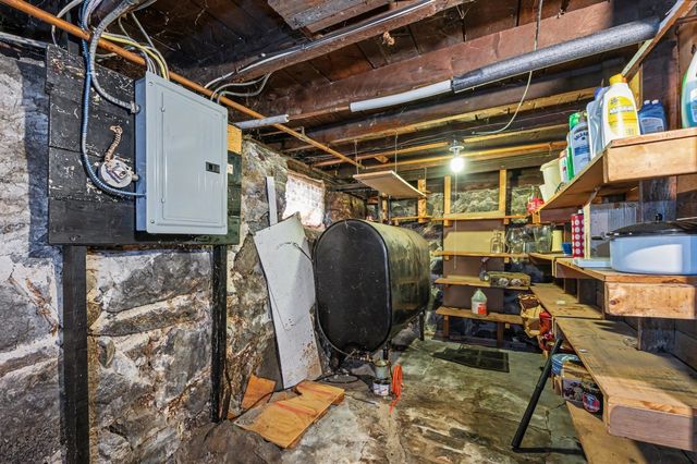 133 Crawford St, Lowell, MA 01854