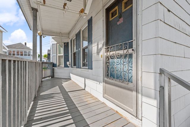 133 Crawford St, Lowell, MA 01854