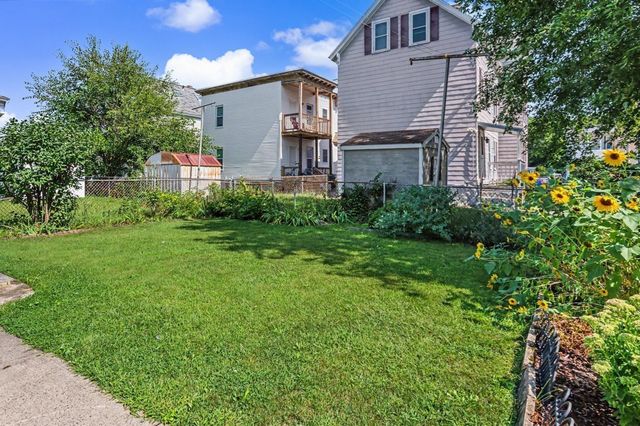 133 Crawford St, Lowell, MA 01854
